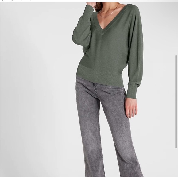 Express V-Neck Relaxed Dolman Sleeve Sweater - Picture 3 of 10